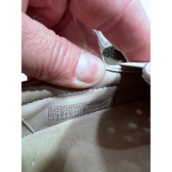 Vionic Kani Laser perforated design shoes women size 7 - Picture 9 of 9